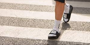 socks-and-sandals-1295412366.png